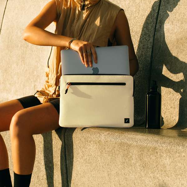 Nativeunion ultrasleeve sandstone ls1