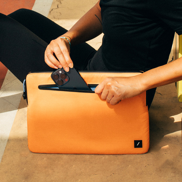 Nativeunion ultrasleeve apricot ls5