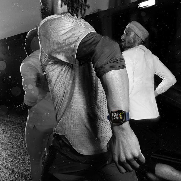 Apple watch ultra 2 49mm natural titanium milanese loop natural 7